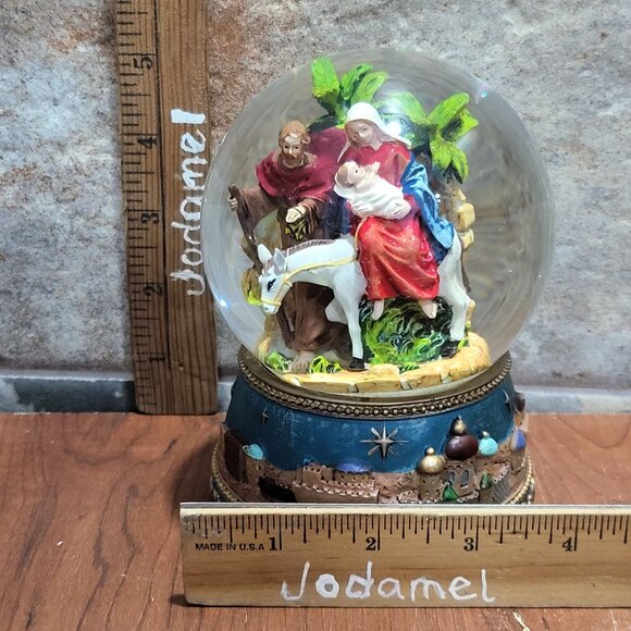Nativity Scene Water Globe Music Box Plays Silent Night - Picture 10 of 10